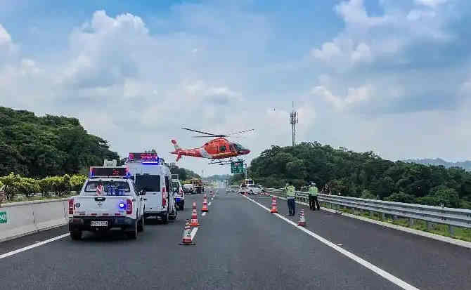贡井区高速公路汽车救援案例